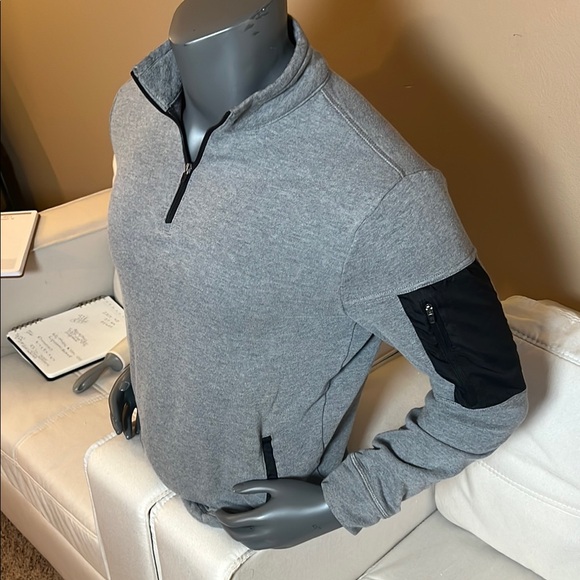 GAP Men’s Gray Long Sleeve Quarter Zip Polo Shirt Size Medium - Picture 4 of 9